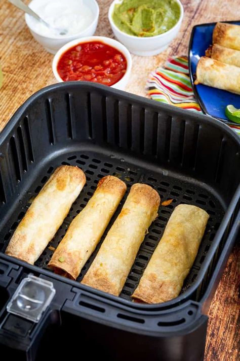 Frozen Taquitos, Air Fryer Taquitos, Oven Chicken Wings, Best Frozen Meals, Chicken Taquitos, Frozen Snack, Air Fried Chicken, Best Air Fryers, Cooking Salmon