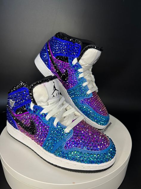 LetShineDesignsStore - Etsy Rhinestone Nikes, Sneaker Ball Decorations, Custom Jordan Shoes, Bedazzled Shoes Diy, Rhinestone Sneakers, Jordan 1 Mids, Cute Casual Shoes, Casual Shoes Women Sneakers, Bedazzled Shoes