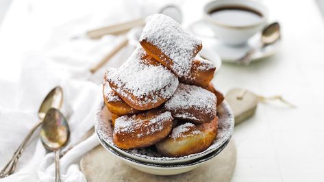 The Best Authentic New Orleans Beignets Recipe - Billy Parisi Begniets Recipes, Bigne Recipe, New Orleans Beignets Recipe, Beignets Easy, How To Make Beignets, New Orleans Beignets, French Donuts, Beignet Recipe, Billy Parisi