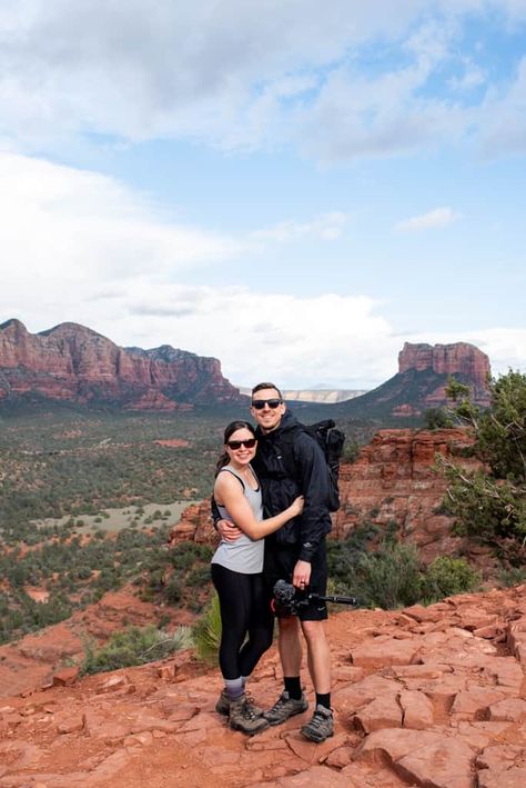 2 Days in Sedona Itinerary | Where to stay, what to eat, & things to do! Hiking Sedona Az Outfit, Sedona Arizona Hiking Outfits, Sedona Outfit Fall, Sedona Arizona Outfits, Sedona Hiking Outfit, Sedona Outfits, Arizona Travel Outfits, Sedona Itinerary, Phoenix Travel Guide