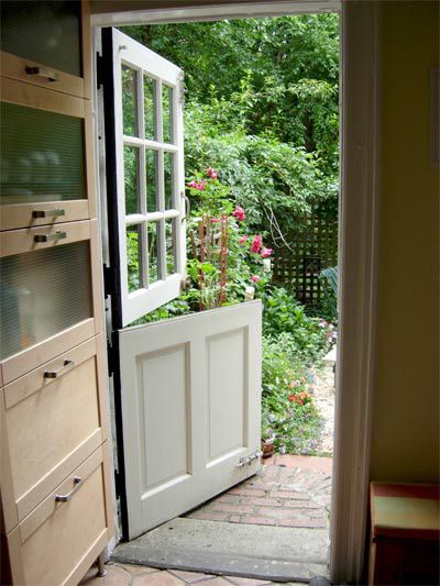 Welcoming Attic Ideas, Yard And Garden, Stable Door, Casa Vintage, Dutch Door, Diy Outdoor Decor, Open Door, Wood Doors Interior, Beautiful Doors