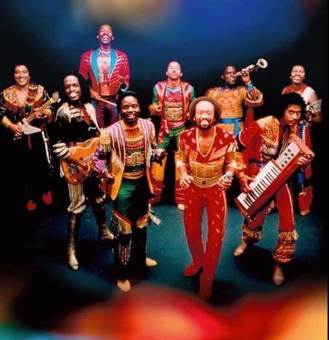 EWF - Earth, Wind & Fire is an American band that has spanned the musical genres of R&B, soul, funk, jazz, disco, pop, rock, Latin and African. They are one of the most successful bands of all time. Rolling Stone Magazine described them as "innovative, precise yet sensual, calculated yet galvanizing" and declared that the band "changed the sound of black pop". Earth Wind And Fire, Singing Groups, Disco Funk, Earth Wind & Fire, Old School Music, Soul Train, Earth Wind, R&b Soul, Performing Arts Center