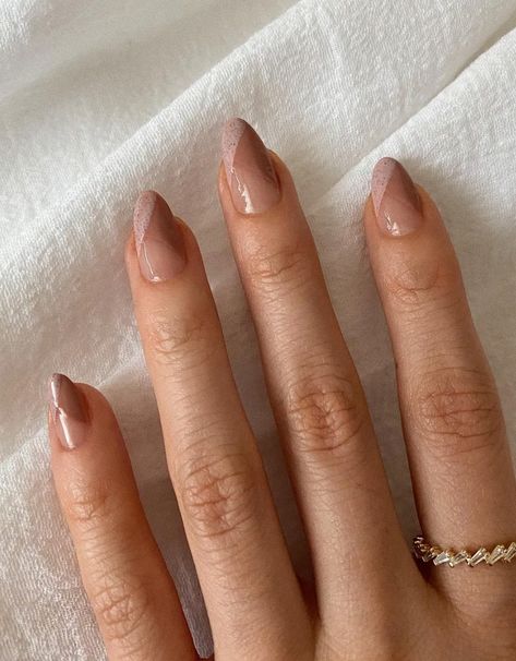 fall nail colors Fall Almond Nails, Emerald Nails, Simple Fall Nails, September Nails, October Nails, Basic Nails, Fall Nail Art, Fall Nail Colors, Homecoming Nails