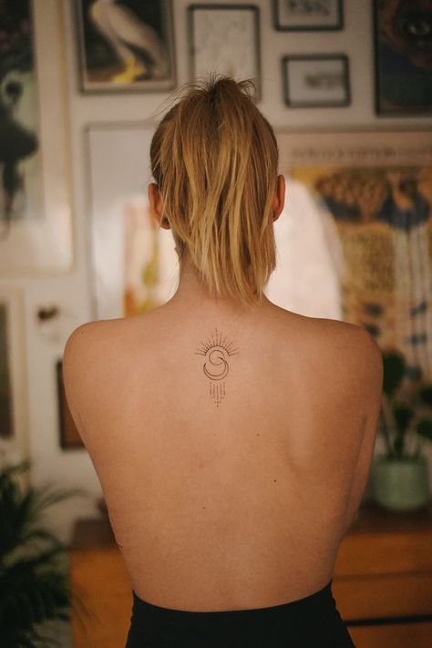 Tiny Yoga Tattoos For Women, Sun Tattoo Female, Tattoo Ideas Yoga, Sun And Moon Ying Yang Tattoo, Balance Tattoo Design, Yoga Tattoos For Women, Ying Yang Tattoo, Yoga Tattoos, Yin Yang Tattoos