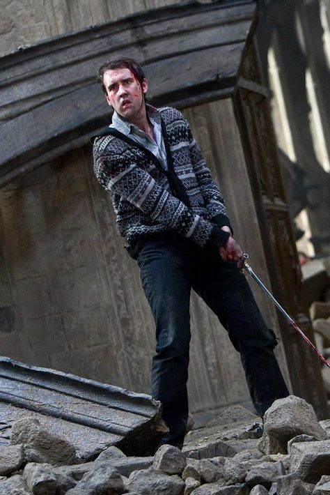 This Alternate Harry Potter Story About Neville Will Rock Your World Harry Potter Weekend, Harry Potter Theories, Harry Potter Photo, Bill Weasley, Deathly Hallows Part 2, Matthew Lewis, Harry Potter Stories, Harry Potter Deathly Hallows, Neville Longbottom