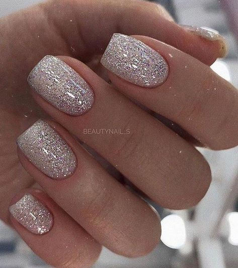 Shimmering and Elegant Nail Art Ideas for Mother’s Day Brunches Winter Sparkle Nails, Silver Sparkly Nails, White Sparkly Nails, Sparkle Nail Art, Silver Sparkle Nails, Sparkle Gel Nails, Silver Glitter Nails, Elegant Nail, Elegant Nail Art