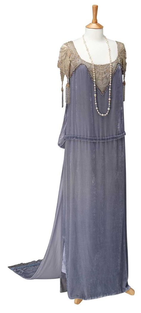 From One Great House to Another: Downton Abbey Comes to Cheekwood Downtown Abbey Fashion, Lady Grantham, Downton Abbey Costumes, Downton Abbey Dresses, Elizabeth Mcgovern, Period Fashion, Downton Abbey Fashion, 1920's Flapper, 20s Fashion