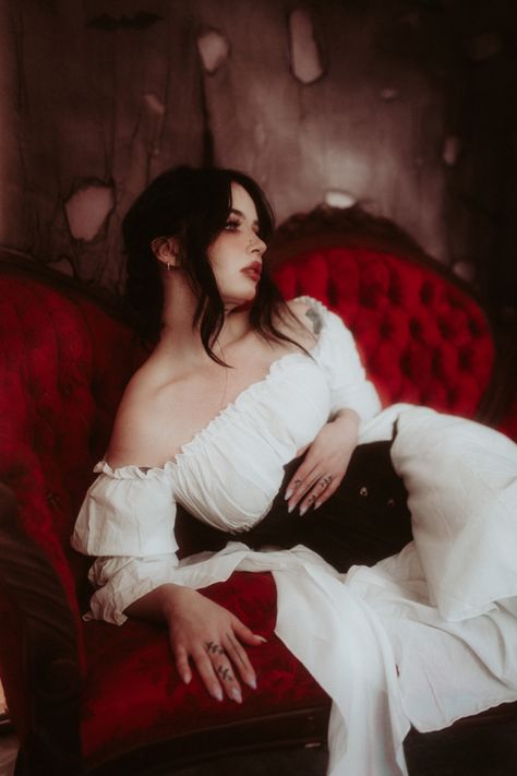 black hair blue eye girl white peasant victorian dress. vampire. behind candelabra Victorian Vampire Aesthetic, Spooky Shoot, Vampire Portrait, Vampire Photo, Themed Photoshoot, Artistic Portrait, Victorian Vampire, Vampire Clothes, Photographer Couple