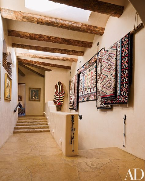 Santa Fe Aesthetic, Santa Fe Bedroom, Adobe Decor, Southwestern Living Room Ideas, Santa Fe Interior Design, New Mexico Ranch, Santa Fe Interiors, Santa Fe Decor, Southwestern Interior