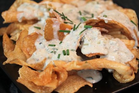 Cheese Fries Sauce, Cheese Sauce For Steak, Blue Cheese Appetizers, Blue Cheese Dipping Sauce, Blue Cheese Dip, Blue Cheese Sauce, Kettle Chips, Cheese Chips, Bleu Cheese