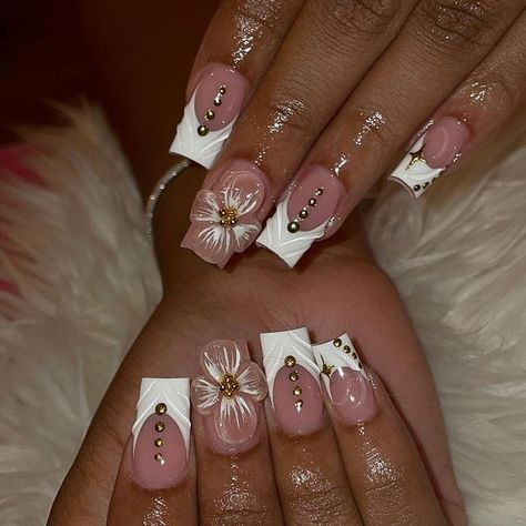 Cute Simple Short Nail Designs, Short Square Acrylic Nails Designs Simple, Cute Short Acrylic Nails For School, Nail Inspo Gel Short, Nail Designs Short Square, Nail Designs With Flowers, Grade Nails, Clear Glitter Nails, Poppin Nails