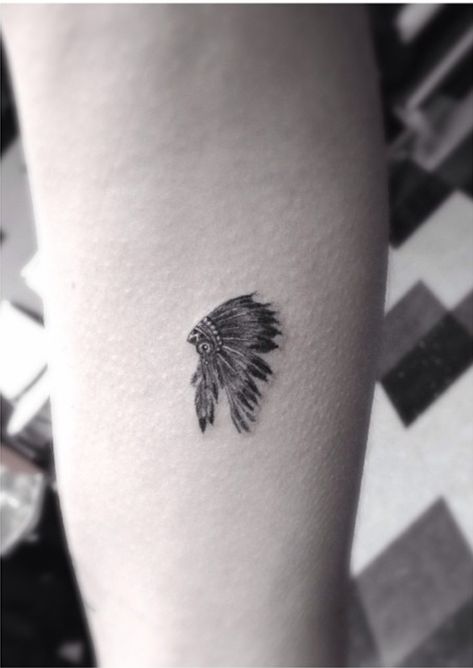 Native American Memorial Tattoo, Indegenious Tattoo, Native Tattoos For Women, Cowboy Tattoo For Women, Country Tats, Native American Headdress Tattoo, Native American Tattoos For Women, Jb Tattoo, Tattoo Indien