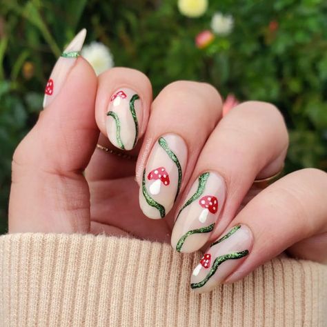 Green Mushroom Nails, Mushroom Nail Art, Mushroom Nails, Leaf Nail Art, Green Mushroom, Fancy Nail Art, Brown Nails Design, September Nails, Hippie Nails