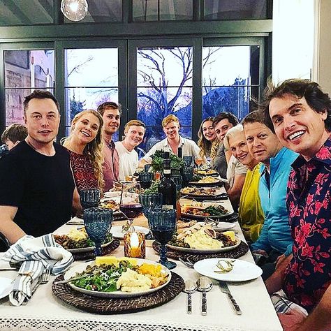 Elon musk with his family having diner. Elon Musk Children, Elon Musk Family, Elon Musk Kids, Errol Musk, Elon Reeve Musk, Best Friend Soul Mate, Maye Musk, Elon Musk Tesla, Kids Book Series