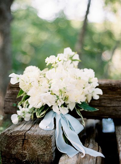 Chinoiserie Wedding, Periwinkle Flowers, Rustic Bouquet, Something Blue Wedding, Southern Weddings, White Bouquet, White Bridal, Bride Bouquets, Bridal Flowers