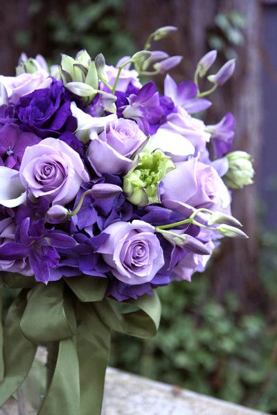 Mixed of cool water lavender roses, purple hydrangeas, purple dendrobium orchids, and purple lisianthus bouquet. Lisianthus Bouquet, Purple Lisianthus, Purple Hydrangeas, Hydrangea Bouquet Wedding, Wedding Flowers Hydrangea, Purple Bouquets, Roses Purple, Purple Wedding Bouquets, Modern Wedding Flowers