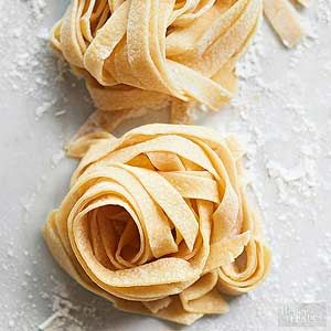 Flour and eggs is all it takes to make delicate strands of homemade pasta. Once you've mastered plain, try our five ideas for flavored pasta. Homemade Noodles For Soup, Noodle Recipes Homemade, Egg Noodle Recipes, Homemade Pasta Recipe, Homemade Noodles, Pasta Dough, Homemade Beef, Cooking Basics, Beef And Noodles