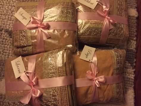 Wedding Gift Pack Wrapping Ideas, Packing Ideas For Wedding, Shadi Decor, Wedding Gifts Indian, Shaadi Ideas, Shaadi Decor, Packing Idea, Wedding Gift Hampers, Wedding Packaging