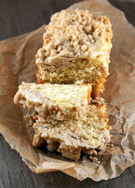 eggnog NY crumb cake w/ spiced rum glaze Eggnog Recipe, Egg Nog, Crumb Cake, Köstliche Desserts, Spiced Rum, Eat Dessert, Sweets Treats, Holiday Baking, Let Them Eat Cake