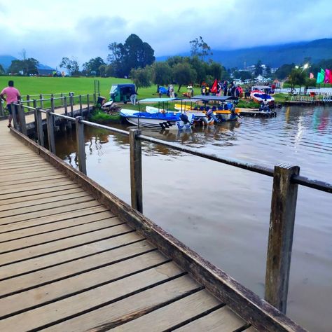 Place to visit in Sri Lanka. Gregory Lake - Nuwara Eliya Nuwara Eliya, Gals Photos, Flower Diy, Place To Visit, Flower Diy Crafts, Diy Flowers, Sri Lanka, Places To Visit, Lake