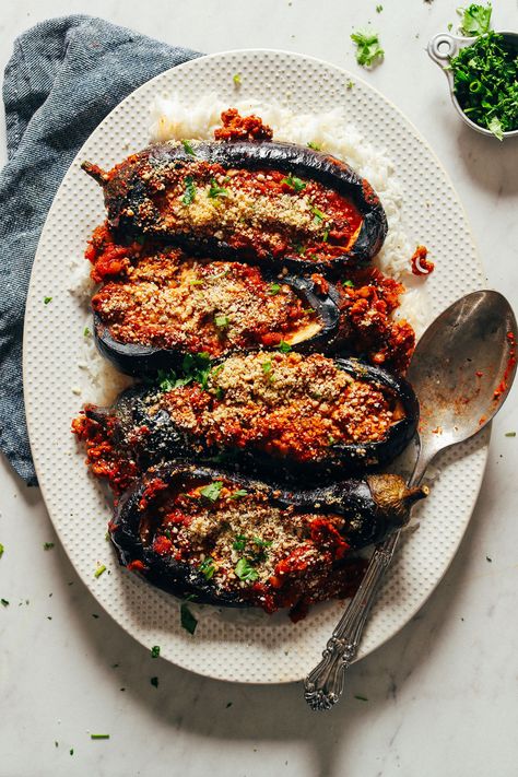 Stuffed Foods, Spiced Lentils, Stuffed Eggplant, Pumpkin Recipes Easy, Protein Dinner, Baked Eggplant, Pumpkin Pancakes, Moroccan Food, Eggplant Recipes