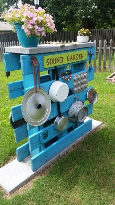 Diy Sensory Playground, Outdoor Musical Playground, Diy Backyard Toys For Kids, Diy Preschool Playground, Easy Home Remodel, Garden Toys Diy Outdoor Play, Diy Sound Garden, Childcare Outdoor Ideas, Outdoor Nursery Garden