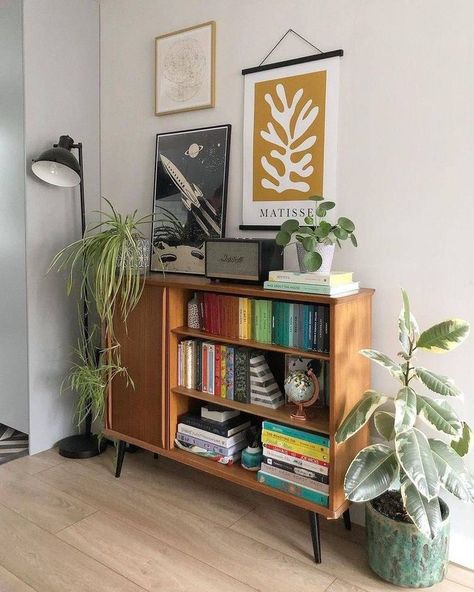 Vinyl Station, Plant Interior, Apartment Inspiration, Living Room Inspo, Book Shelf, Dream House Decor, Audiophile, Eclectic Decor, Interior Inspo