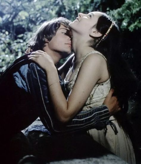 Romeo And Juliet 1968, Juliet 1968, Leonard Whiting, Olivia Hussey, 얼굴 드로잉, I Love Cinema, Star Crossed Lovers, That Smile, Taco Bell