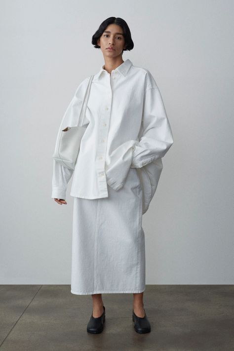 Silhouette Mode, Fashion Silhouette, White Button Up, Business Professional, Fashion Business, Neutral Fashion, 가을 패션, Minimal Fashion, Modest Outfits