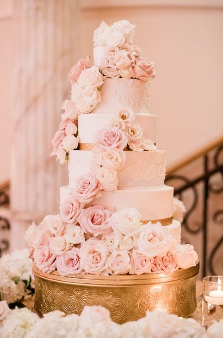 Blush Pink Wedding Cake, Ballroom Wedding Reception, Pastel Pink Weddings, Pink Quince, Wedding Cakes Elegant, Pink And White Weddings, Creative Wedding Cakes, Light Pink Wedding, Wedding Cake Roses