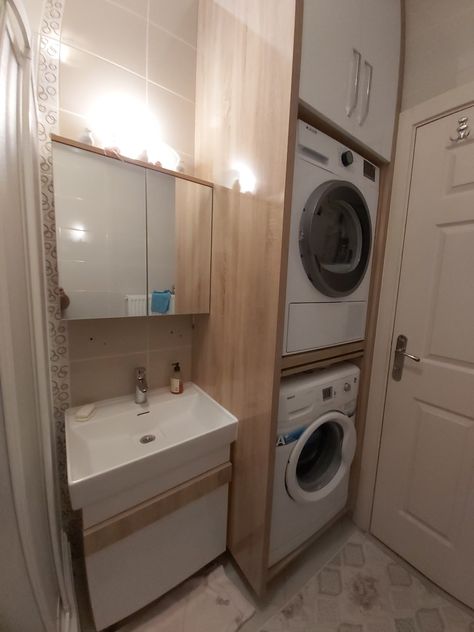 Apartment Laundry, Very Small Bathroom, Small Toilet Room, Small Toilet, Toilet Room, Washing Machine And Dryer, Downstairs Bathroom, Small Bathroom Storage, Green Bathroom