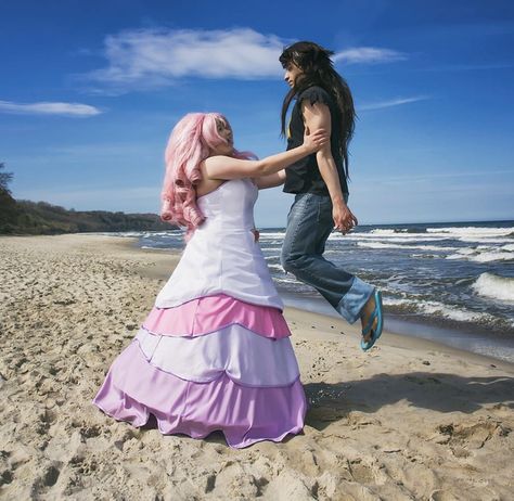 Greg Universe Cosplay, Steven Universe Halloween Costumes, Steven Universe Rose Quartz, Partner Costumes, Rose Quartz Steven Universe, Steven Universe Cosplay, Steven Universe Theories, Greg Universe, Steven Universe Drawing