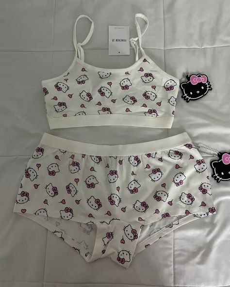 Hello Kitty Outfit, Sanrio Clothes, Kitty Clothes, School Homework, Hello Kitty Clothes, Cute Pjs, Cute Pajama Sets, Cute Sleepwear, 2000s Fashion Outfits