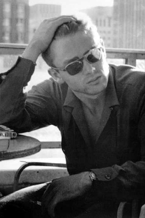 Golden Hollywood, James Dean Photos, Classic Actors, Politically Correct, Pier Paolo Pasolini, Jimmy Dean, East Of Eden, Teddy Boys, Ray Ban Wayfarer