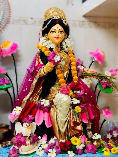 Lokhi Puja, Lakshmi Narayan, Indian Goddess Kali, Saree Wearing Styles, Flower Decorations Diy, Lakshmi Images, Hanuman Wallpaper, Indian Goddess, Lord Krishna Hd Wallpaper