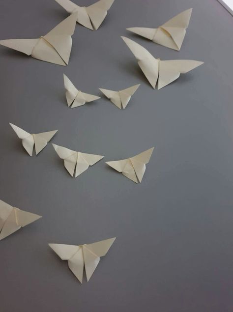 Butterfly Effect Wall Art with Homemade Paper Origami #idea #ideas #effect #art #home #house #decoration Origami Butterfly Aesthetic, Butterfly Art Ideas, Origami Decoration Wall, Origami Idea, Origami Box With Lid, Butterfly Wedding Decorations, Homemade Paper, Origami Decoration, Origami Envelope