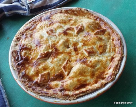 Chicken Pie Chicken Pie Recipe, Cooked Chicken Recipes, Guavas, Chicken Pie, A Birthday Present, African Recipes, Food Family, A Chicken, Pie Recipe