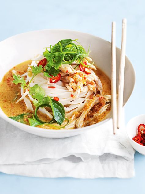 Classic Chicken Laksa | Donna Hay Chicken Laksa, Laksa Recipe, Laksa Soup, Donna Hay Recipes, Green Curry Chicken, Roasted Cauliflower Salad, Donna Hay, Asian Soup, Summer Salad