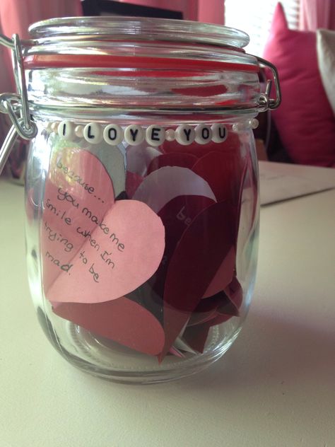 Ideas To Surprise Your Boyfriend, Surprise Your Boyfriend, Homemade Gifts For Boyfriend, Neat Gift Ideas, Love You Boyfriend, Jar Of Hearts, Love Jar, Reasons I Love You, Reasons Why I Love You