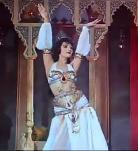 Naima Akef, Vintage Belly Dance, Egyptian Dance, Egyptian Belly Dance, Dance World, Belly Dancing, Belly Dancers, Dance Poses, World Famous