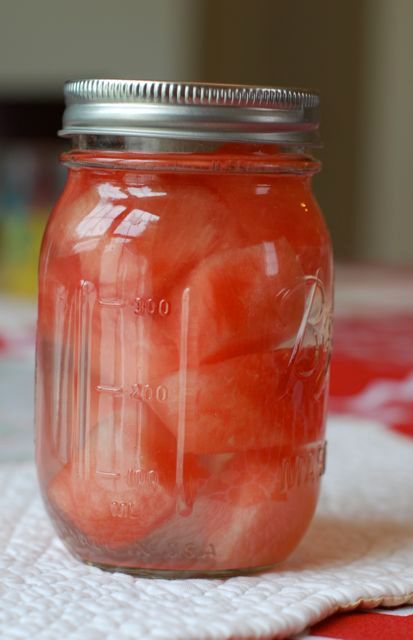 Watermelon Vodka Drinks Recipes, Watermelon Vodka Recipes, Watermelon Liquor, Watermelon Vodka Drinks, Vodka Watermelon, Watermelon Knife, Homemade Liquors, Cocktails Summer, Pineapple Vodka