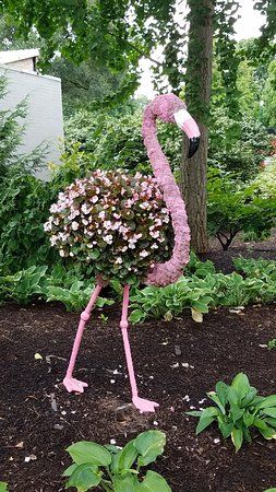 Franklin Park Conservatory, Flamingo Garden, Garden Tiles, Cottage Garden Design, Garden Decor Diy, Vintage Garden Decor, Garden Art Sculptures Diy, Garden Artwork, Garden Art Projects