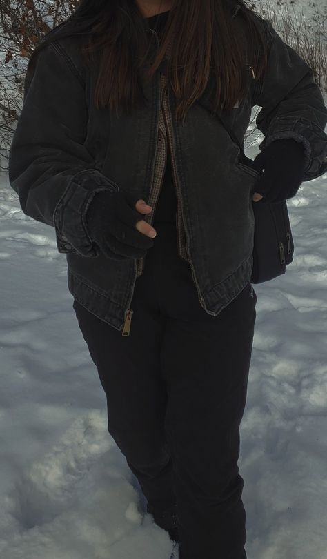 #alaska #granolagirl #aesthetic #ootd #layering #carharttbag #carharttjacket #snow #outfitideas #outfitinspo #winterfashion #explore #adventure #travel #anchorage #wasilla #fyp #Instagram #patagonia #warmoutfitideas #inspiration Carhartt Coat Outfit, Carhartt Jacket Outfit Woman, Carhartt Outfits, Carhartt Jacket Outfit, Fem Outfits, Carhartt Coat, Carhartt Bag, Apocalypse Aesthetic, Winter Ootd