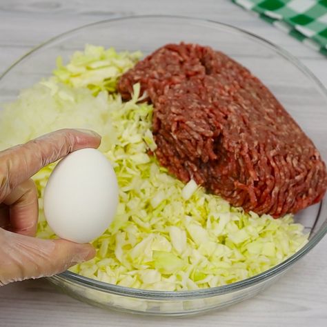 Cabbage And Ground Beef, Minced Beef Recipes, Ground Beef And Cabbage, Hamburger Dishes, Homemade Chinese Food, Minced Meat Recipe, Ground Beef And Potatoes, Mince Recipes, Cooking Homemade