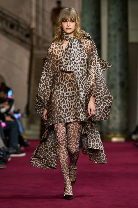 Zimmermann Fall 2024 Ready-to-Wear Fashion Show | Vogue Fall Winter Fashion Trends, Nicky Hilton, Fashion Vocabulary, Fashion Trends Winter, Multicolor Dress, Print Trends, Elie Saab, Issey Miyake, Fall 2024