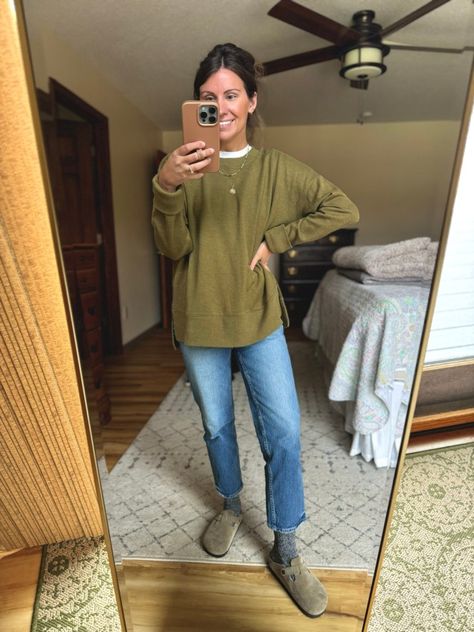 Olive Green Chelsea Boots Outfit, Sanuk Shoes Outfit, Mom Jeans And Birkenstocks Outfit, Green Clogs Outfit, Green Birkenstocks Outfit, Crew Sock Outfits, Fall Outfits With Clogs, Dr Martens Clogs Outfit, Suede Clogs Outfit