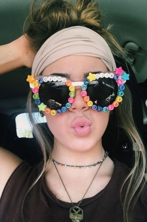 Pinterest: sydnee_leann ☼ Diy Sunglasses, Beaded Sunglasses, Clear Glasses Frames, Cat Eye Colors, Fake Glasses, Random Aesthetic, Summer Sunglasses, Summer Bracelets, Cool Sunglasses