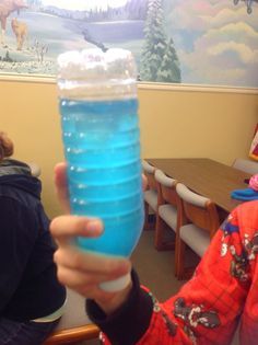 Science craft/experiment: Tornado in a bottle Diy Tornado In A Bottle, Craft Experiment, Tornado Science, Tornado Craft, Tornado In A Jar, Tornado In A Bottle, Kids Experiments, Preschool Weather, Classroom Goals