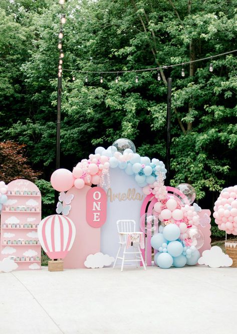 Pink Blue Birthday Party, Hot Air Balloons Party, Up In The Clouds Birthday Party, Cloud 1st Birthday Party, Birthday Clouds Theme, Hot Balloon Decorations, On Cloud One Birthday, Cloud Themed Birthday Party, Cloud First Birthday