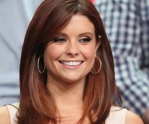 . Joanna Garcia Swisher Hair, Brown Hair Blue Eyes Pale Skin, Joanna Garcia Swisher, Hair Color Auburn Brown, Medium Ombre Hair, Joanna Garcia, Dark Auburn Hair, Red To Blonde, Blonde Haircuts